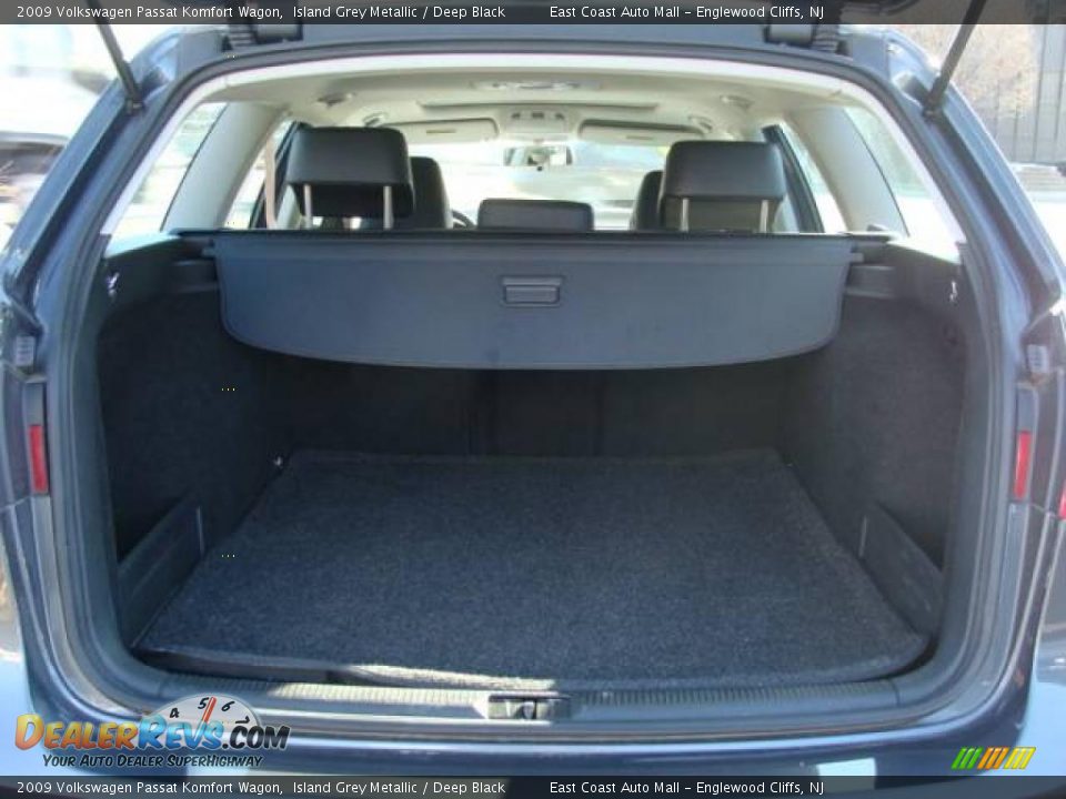 2009 Volkswagen Passat Komfort Wagon Island Grey Metallic / Deep Black Photo #13
