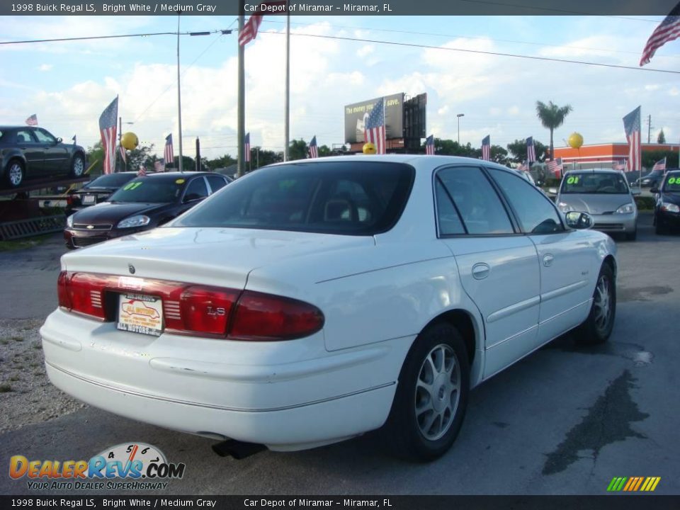 1998 Buick Regal LS Bright White / Medium Gray Photo #3
