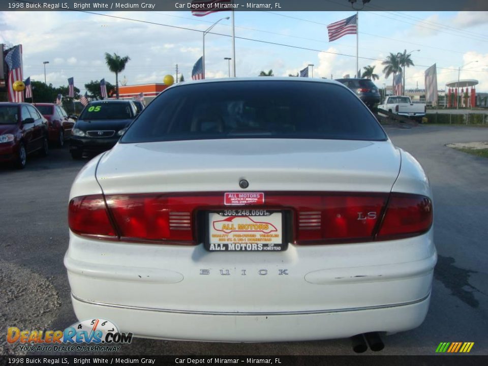 1998 Buick Regal LS Bright White / Medium Gray Photo #4