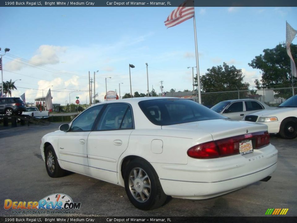 1998 Buick Regal LS Bright White / Medium Gray Photo #5