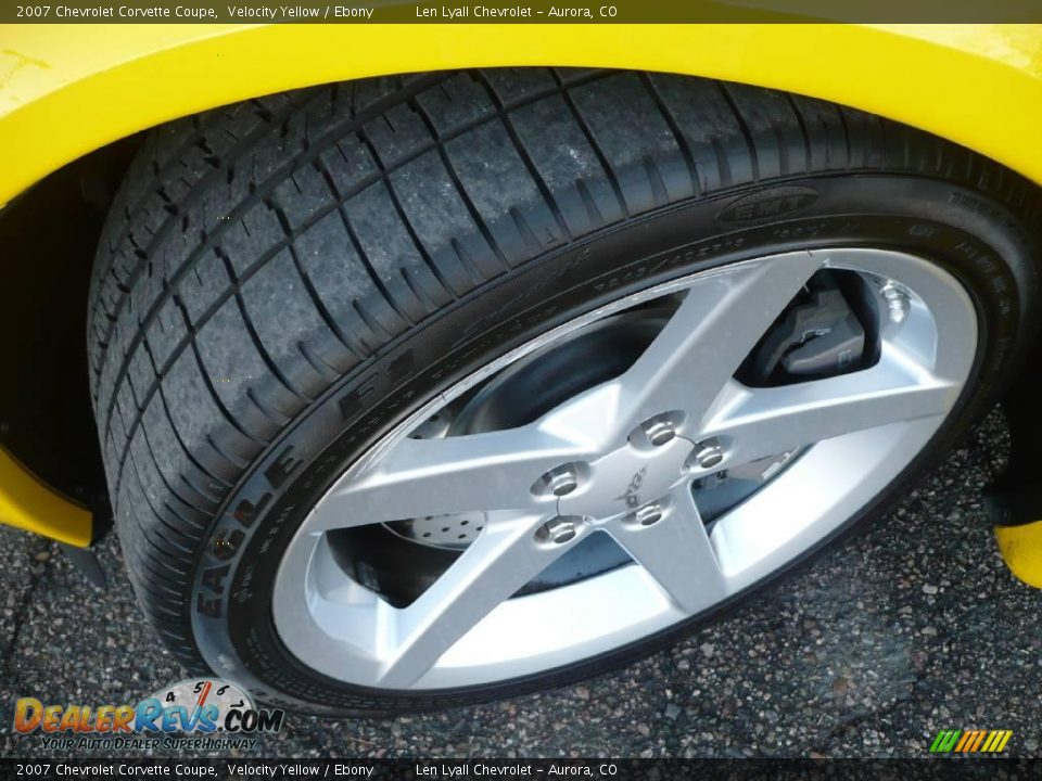 2007 Chevrolet Corvette Coupe Velocity Yellow / Ebony Photo #17