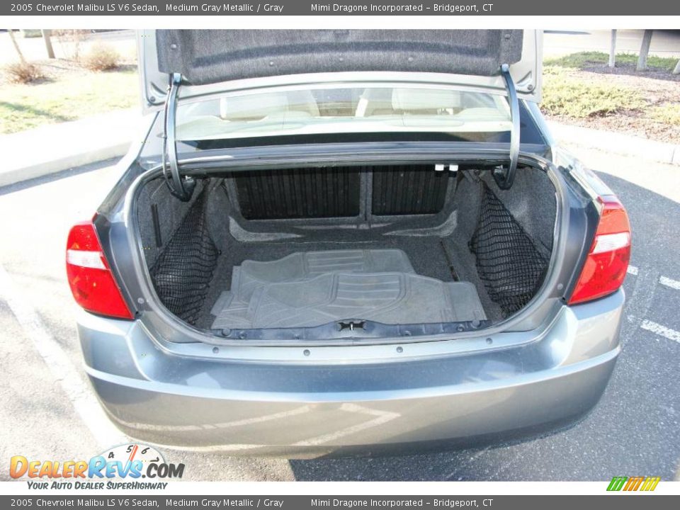 2005 Chevrolet Malibu LS V6 Sedan Medium Gray Metallic / Gray Photo #9