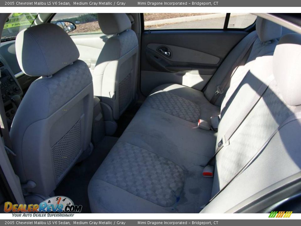 2005 Chevrolet Malibu LS V6 Sedan Medium Gray Metallic / Gray Photo #12