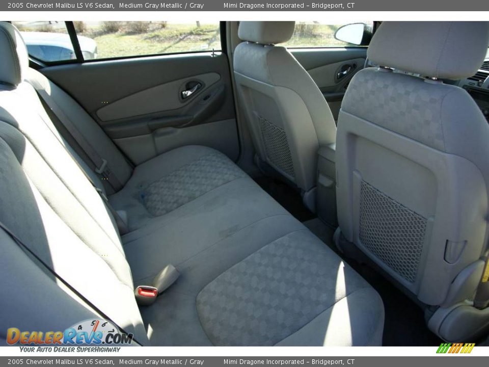 2005 Chevrolet Malibu LS V6 Sedan Medium Gray Metallic / Gray Photo #13