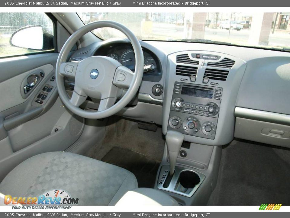 2005 Chevrolet Malibu LS V6 Sedan Medium Gray Metallic / Gray Photo #14
