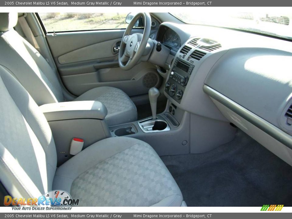 2005 Chevrolet Malibu LS V6 Sedan Medium Gray Metallic / Gray Photo #17
