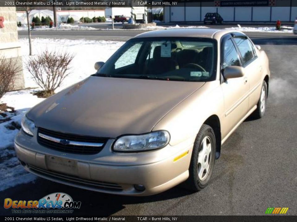 2001 Chevrolet Malibu LS Sedan Light Driftwood Metallic / Neutral Photo #2