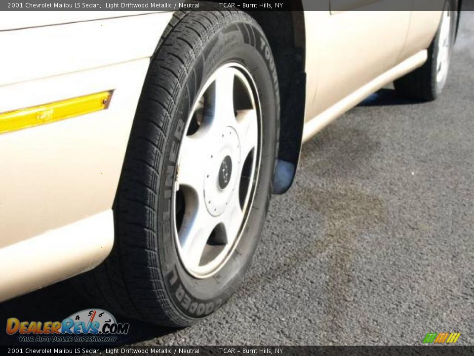 2001 Chevrolet Malibu LS Sedan Light Driftwood Metallic / Neutral Photo #6