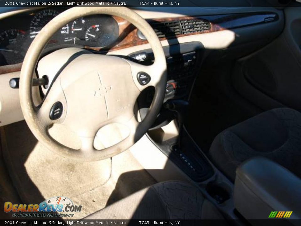 2001 Chevrolet Malibu LS Sedan Light Driftwood Metallic / Neutral Photo #8