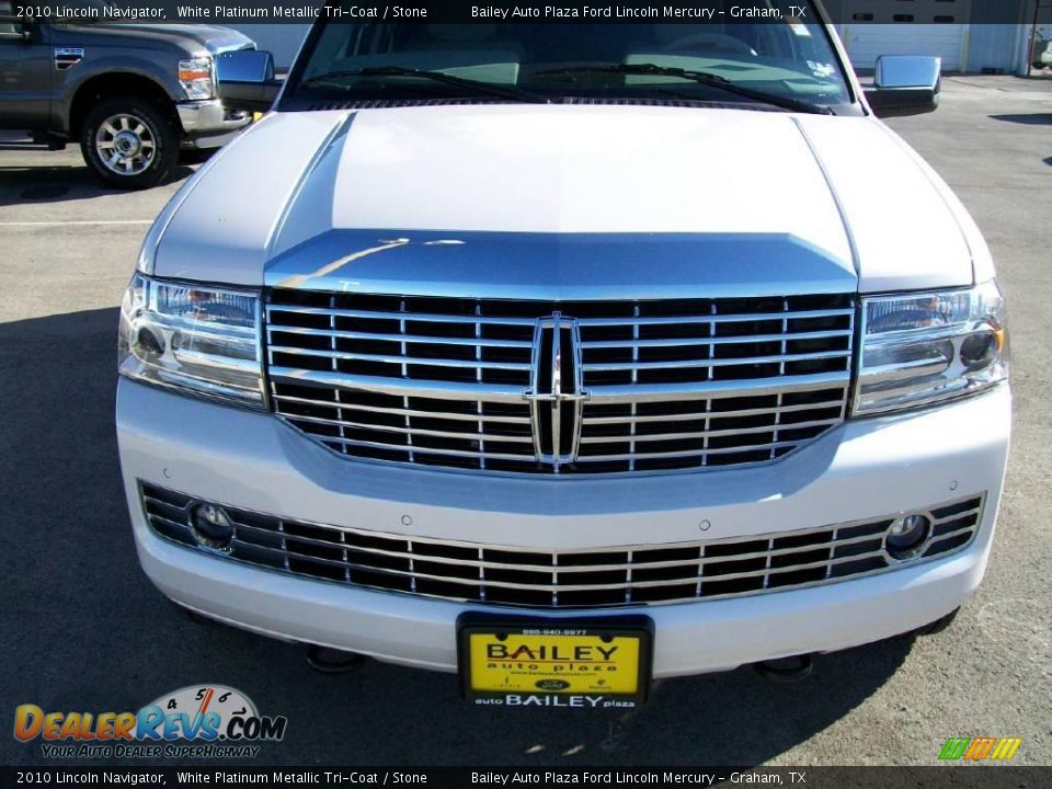 2010 Lincoln Navigator White Platinum Metallic Tri-Coat / Stone Photo #1
