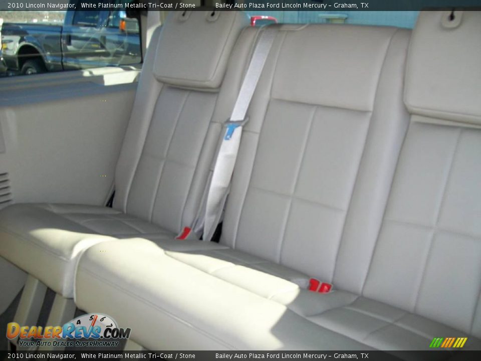 2010 Lincoln Navigator White Platinum Metallic Tri-Coat / Stone Photo #6