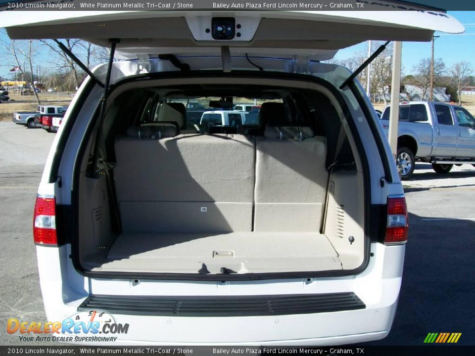 2010 Lincoln Navigator White Platinum Metallic Tri-Coat / Stone Photo #9