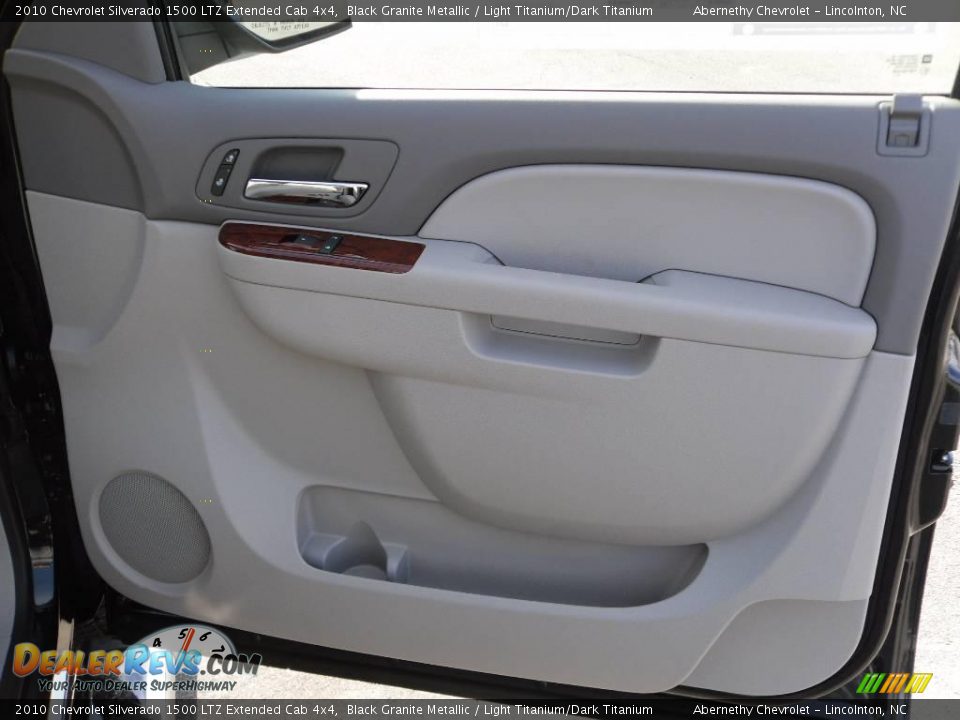 2010 Chevrolet Silverado 1500 LTZ Extended Cab 4x4 Black Granite Metallic / Light Titanium/Dark Titanium Photo #17