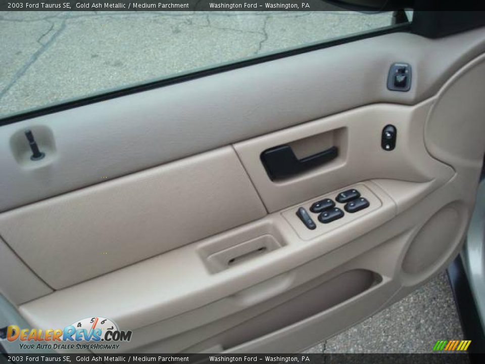 2003 Ford Taurus SE Gold Ash Metallic / Medium Parchment Photo #14
