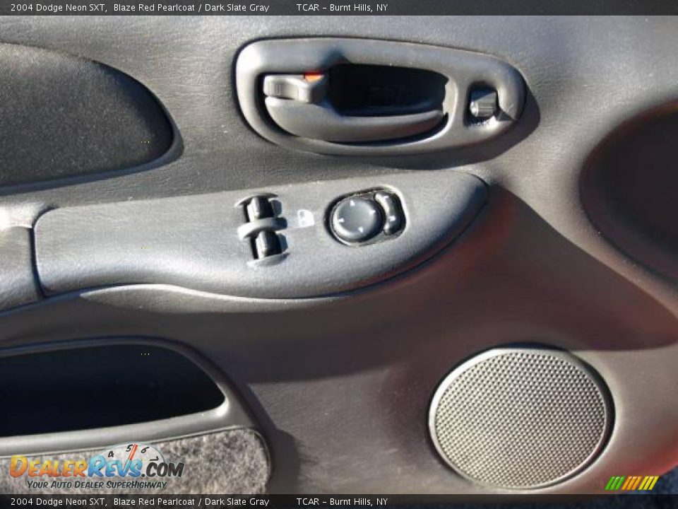 2004 Dodge Neon SXT Blaze Red Pearlcoat / Dark Slate Gray Photo #10