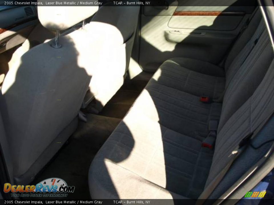 2005 Chevrolet Impala Laser Blue Metallic / Medium Gray Photo #9