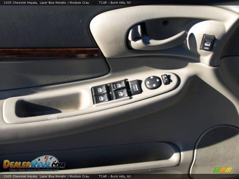 2005 Chevrolet Impala Laser Blue Metallic / Medium Gray Photo #10