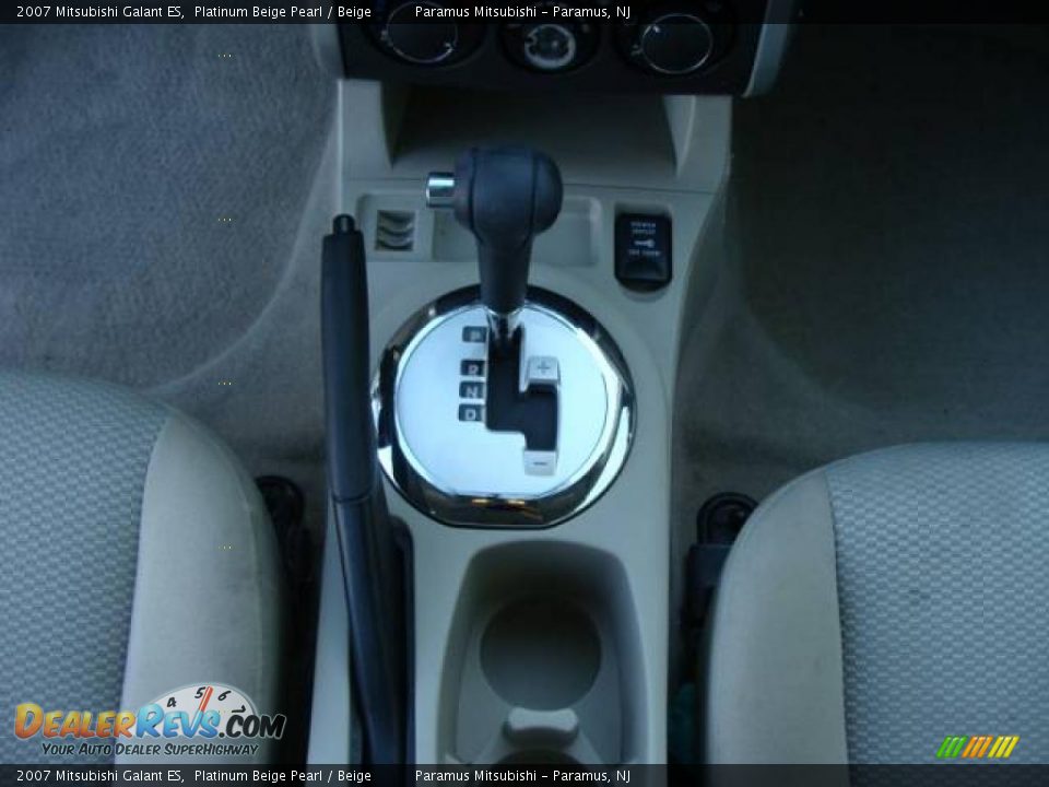 2007 Mitsubishi Galant ES Platinum Beige Pearl / Beige Photo #13
