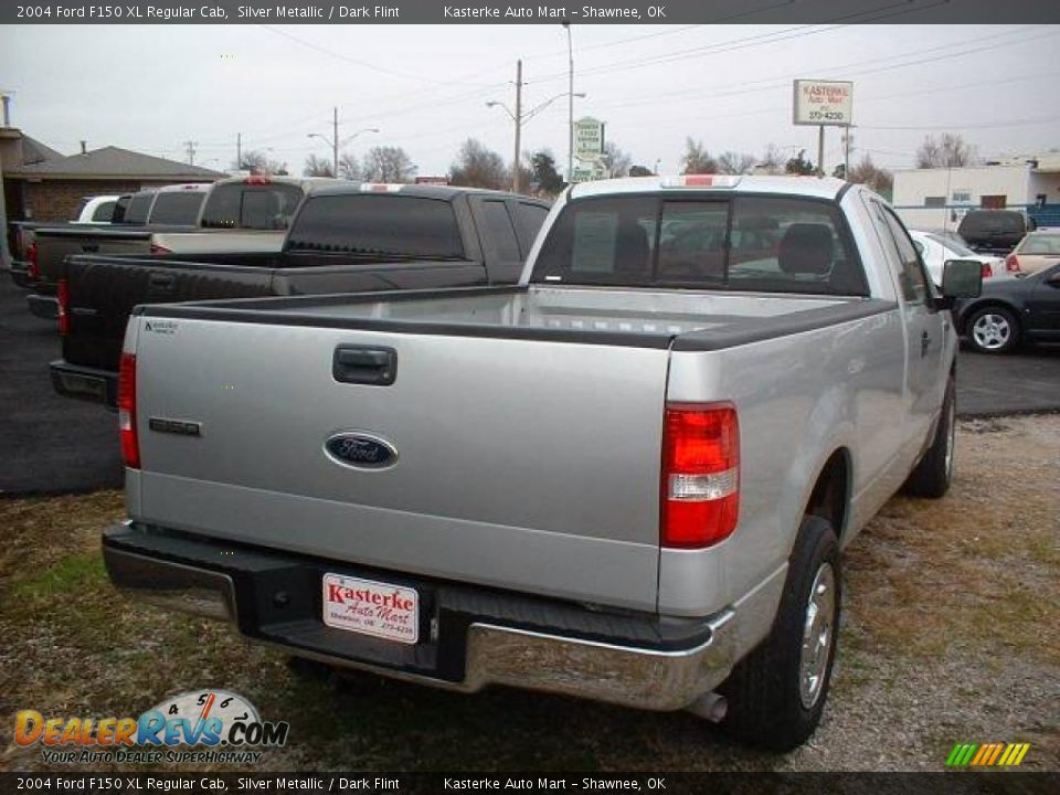 2004 Ford F150 XL Regular Cab Silver Metallic / Dark Flint Photo #4