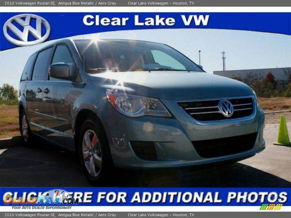 2010 Volkswagen Routan SE Antigua Blue Metallic / Aero Gray Photo #1