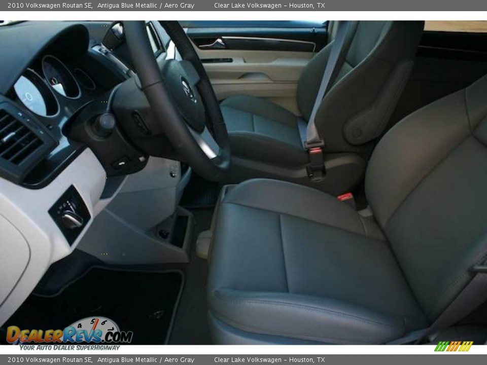 2010 Volkswagen Routan SE Antigua Blue Metallic / Aero Gray Photo #5