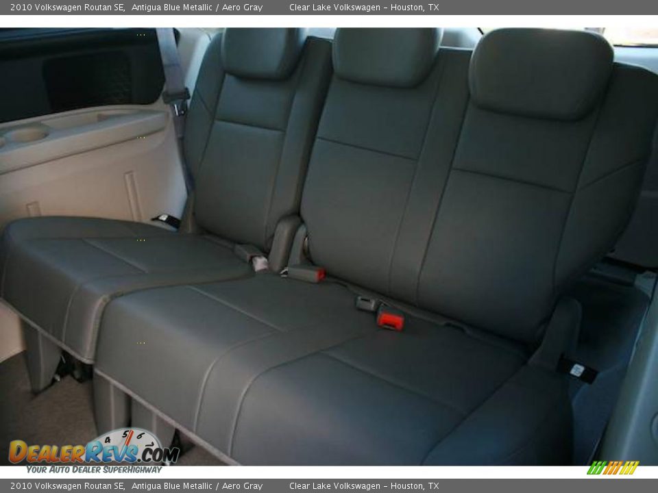 2010 Volkswagen Routan SE Antigua Blue Metallic / Aero Gray Photo #8