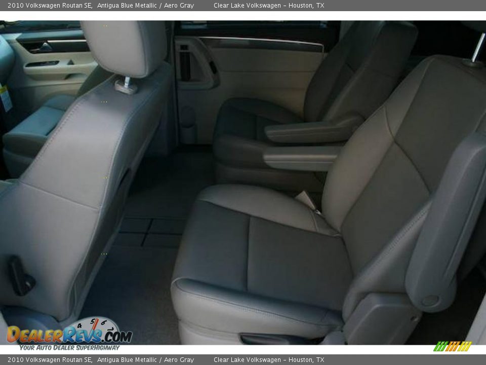 2010 Volkswagen Routan SE Antigua Blue Metallic / Aero Gray Photo #14