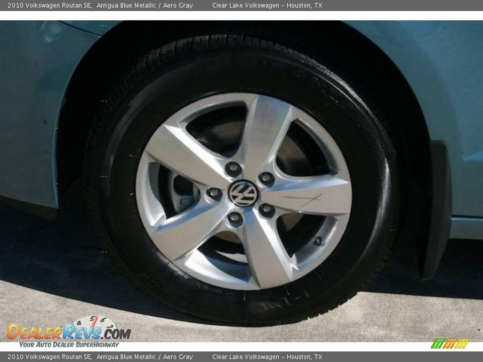 2010 Volkswagen Routan SE Antigua Blue Metallic / Aero Gray Photo #17