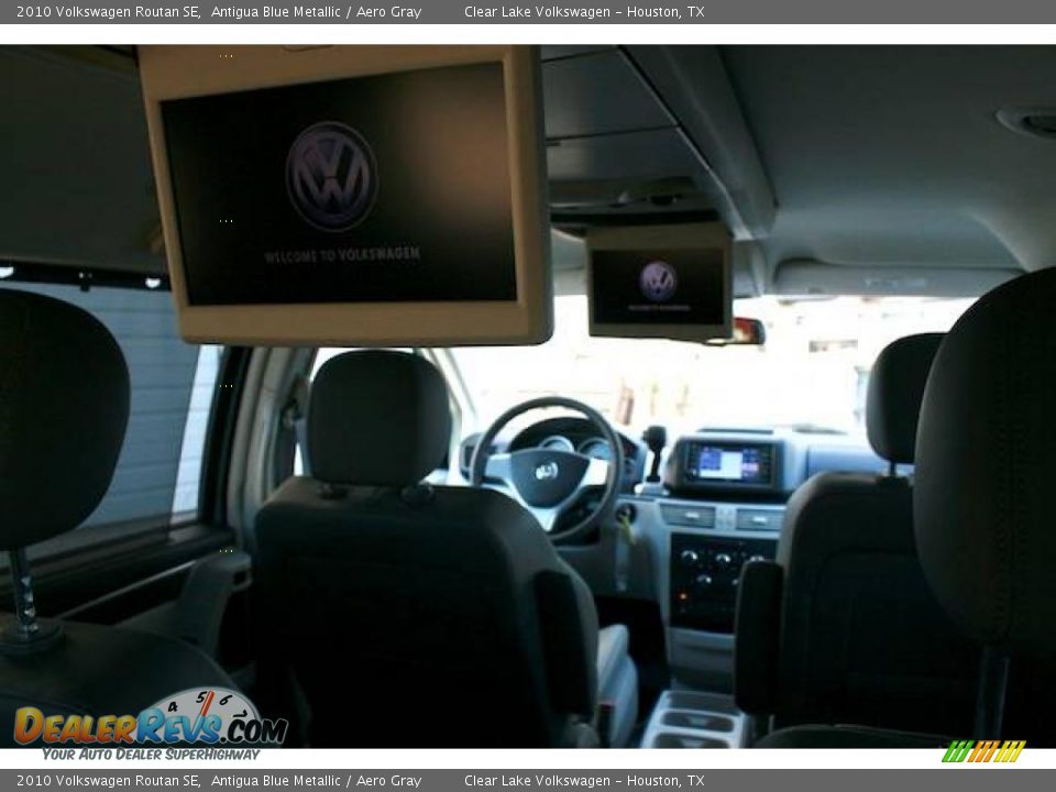 2010 Volkswagen Routan SE Antigua Blue Metallic / Aero Gray Photo #19