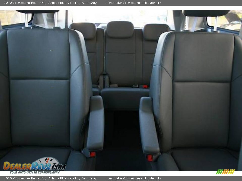 2010 Volkswagen Routan SE Antigua Blue Metallic / Aero Gray Photo #21