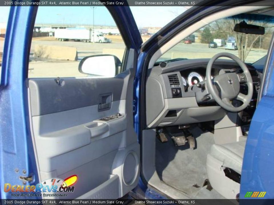 2005 Dodge Durango SXT 4x4 Atlantic Blue Pearl / Medium Slate Gray Photo #14