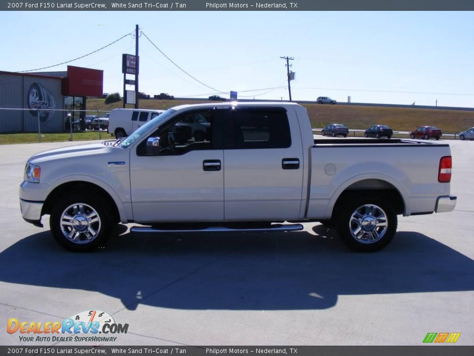 2007 Ford F150 Lariat SuperCrew White Sand Tri-Coat / Tan Photo #2