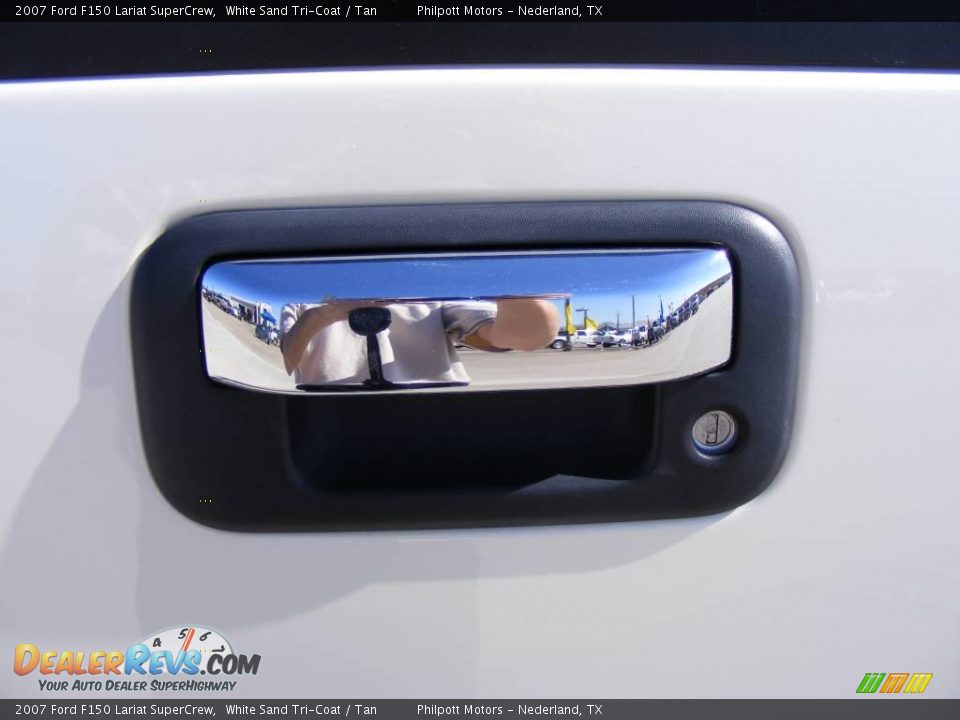 2007 Ford F150 Lariat SuperCrew White Sand Tri-Coat / Tan Photo #10