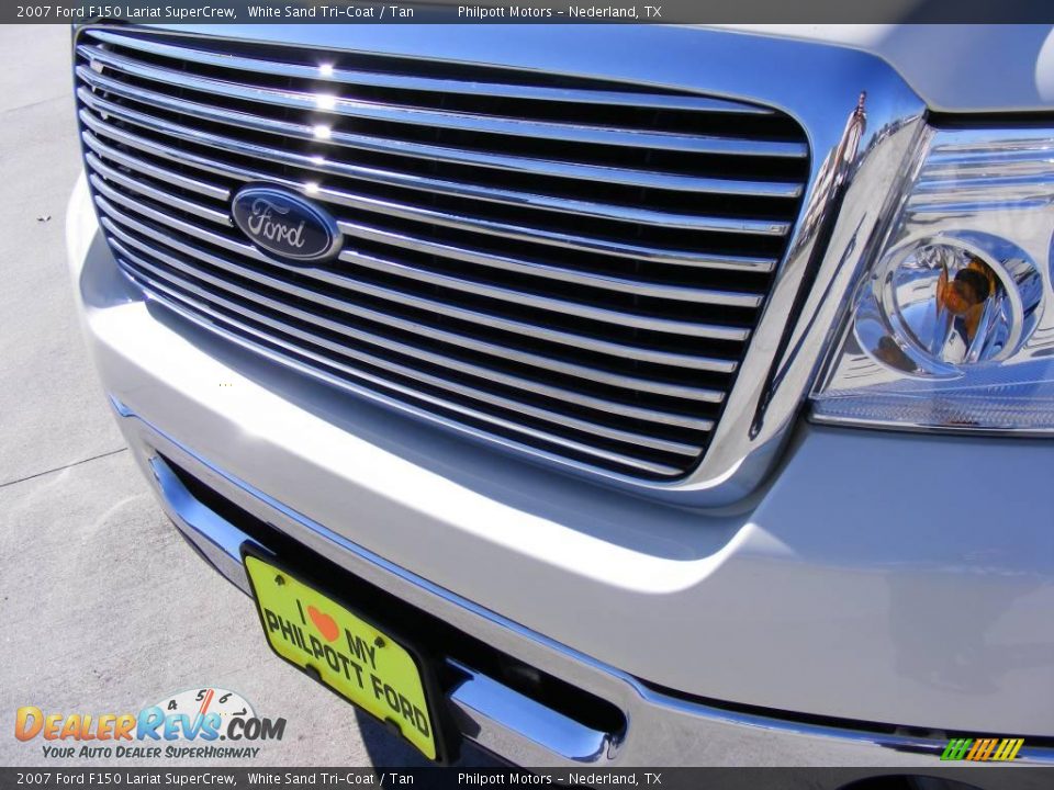 2007 Ford F150 Lariat SuperCrew White Sand Tri-Coat / Tan Photo #24