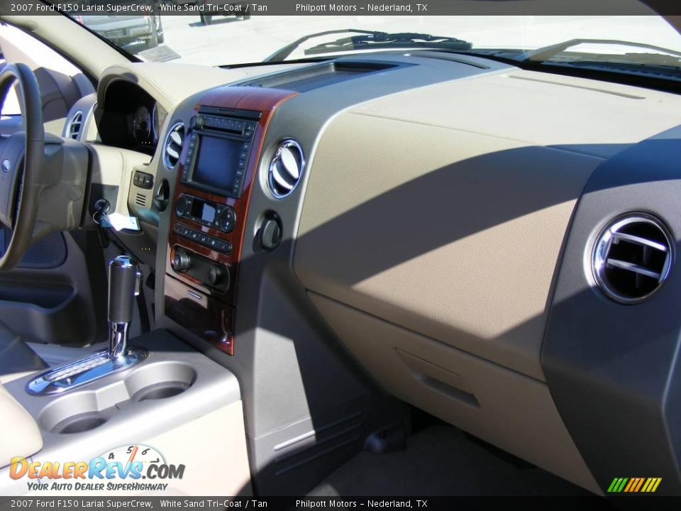 2007 Ford F150 Lariat SuperCrew White Sand Tri-Coat / Tan Photo #27