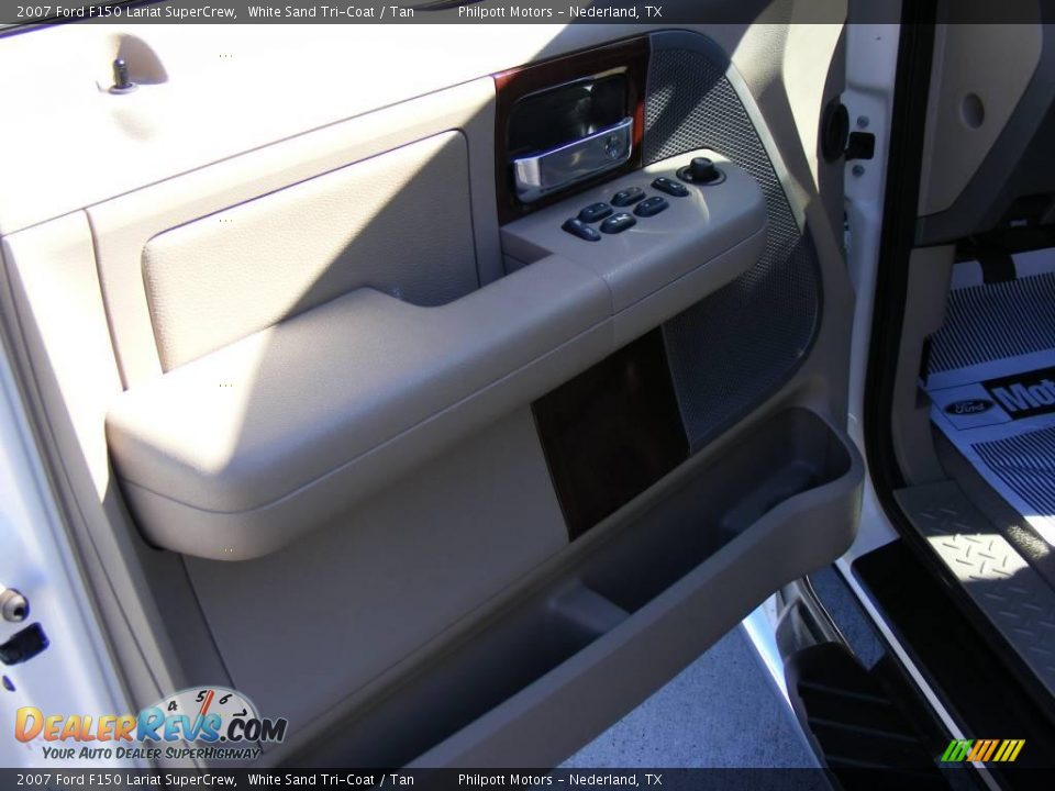 2007 Ford F150 Lariat SuperCrew White Sand Tri-Coat / Tan Photo #35