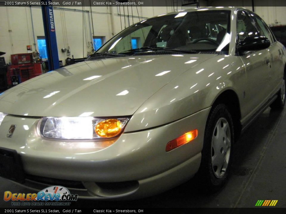 2001 Saturn S Series SL1 Sedan Gold / Tan Photo #3