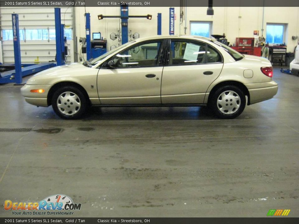 2001 Saturn S Series SL1 Sedan Gold / Tan Photo #4