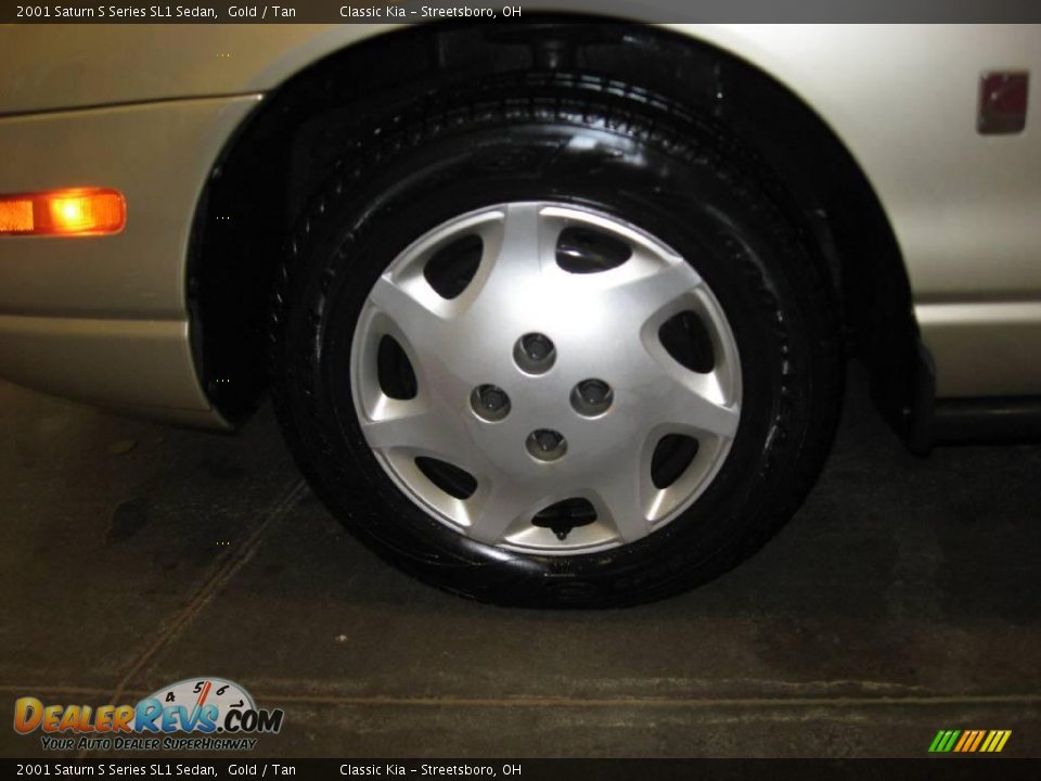 2001 Saturn S Series SL1 Sedan Gold / Tan Photo #12