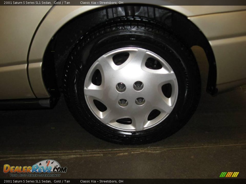 2001 Saturn S Series SL1 Sedan Gold / Tan Photo #13