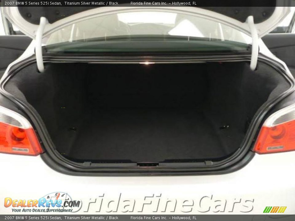 2007 BMW 5 Series 525i Sedan Titanium Silver Metallic / Black Photo #10