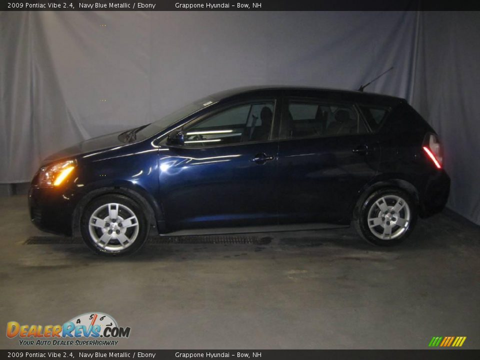 2009 Pontiac Vibe 2.4 Navy Blue Metallic / Ebony Photo #2