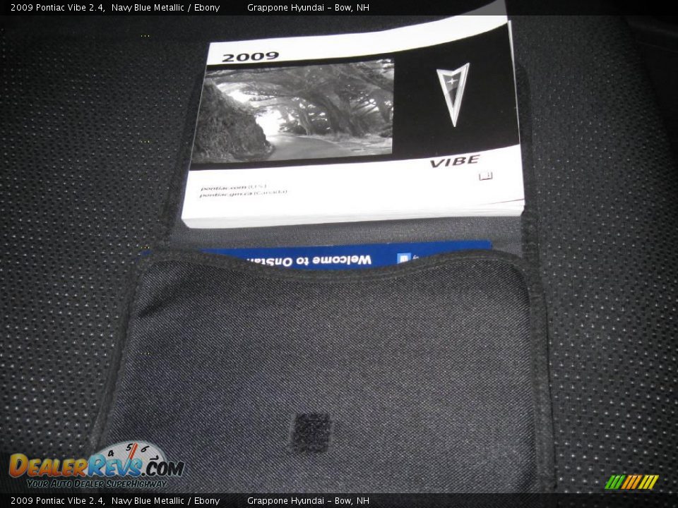 2009 Pontiac Vibe 2.4 Navy Blue Metallic / Ebony Photo #7