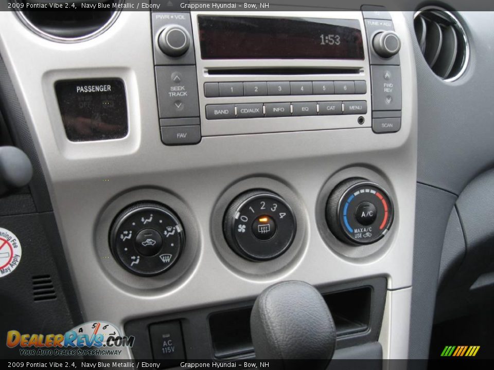 2009 Pontiac Vibe 2.4 Navy Blue Metallic / Ebony Photo #9