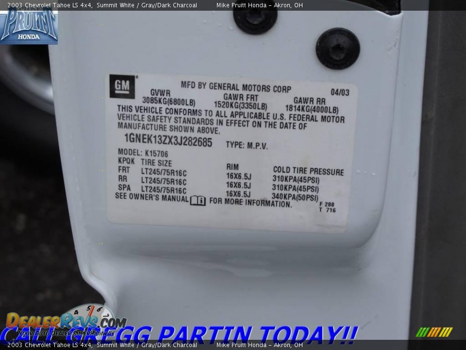 2003 Chevrolet Tahoe LS 4x4 Summit White / Gray/Dark Charcoal Photo #28