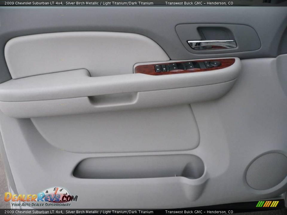 2009 Chevrolet Suburban LT 4x4 Silver Birch Metallic / Light Titanium/Dark Titanium Photo #7