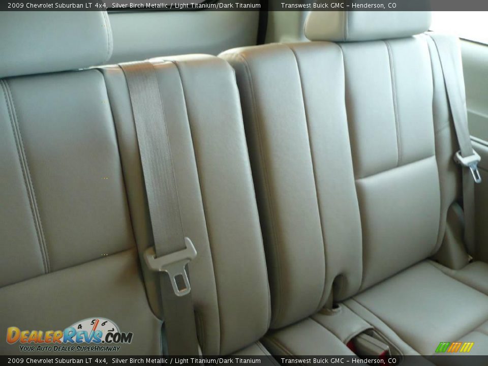 2009 Chevrolet Suburban LT 4x4 Silver Birch Metallic / Light Titanium/Dark Titanium Photo #18