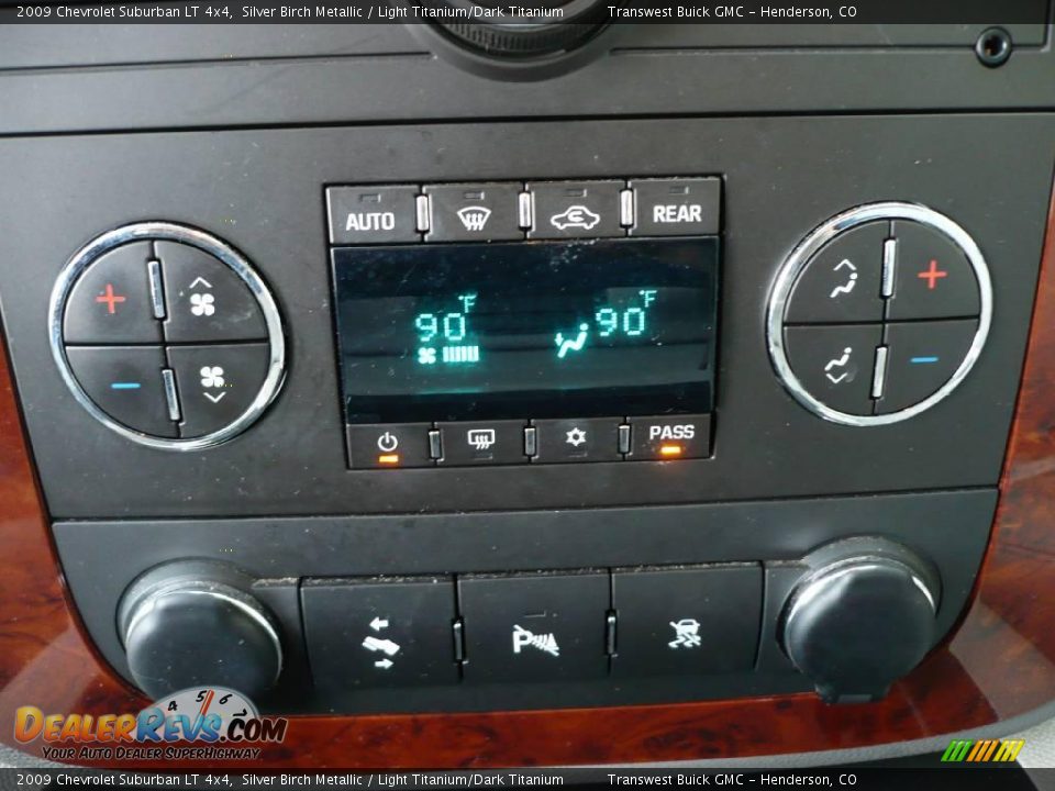 2009 Chevrolet Suburban LT 4x4 Silver Birch Metallic / Light Titanium/Dark Titanium Photo #30