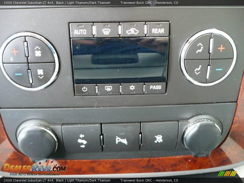 2009 Chevrolet Suburban LT 4x4 Black / Light Titanium/Dark Titanium Photo #30