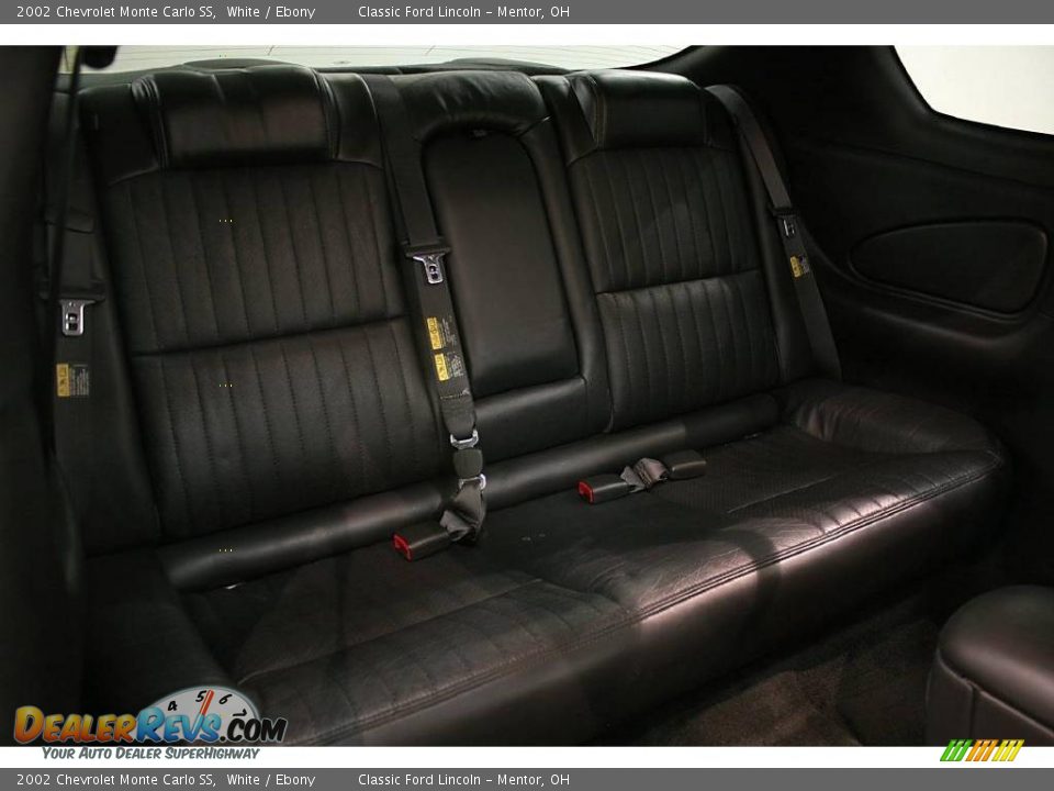 2002 Chevrolet Monte Carlo SS White / Ebony Photo #17